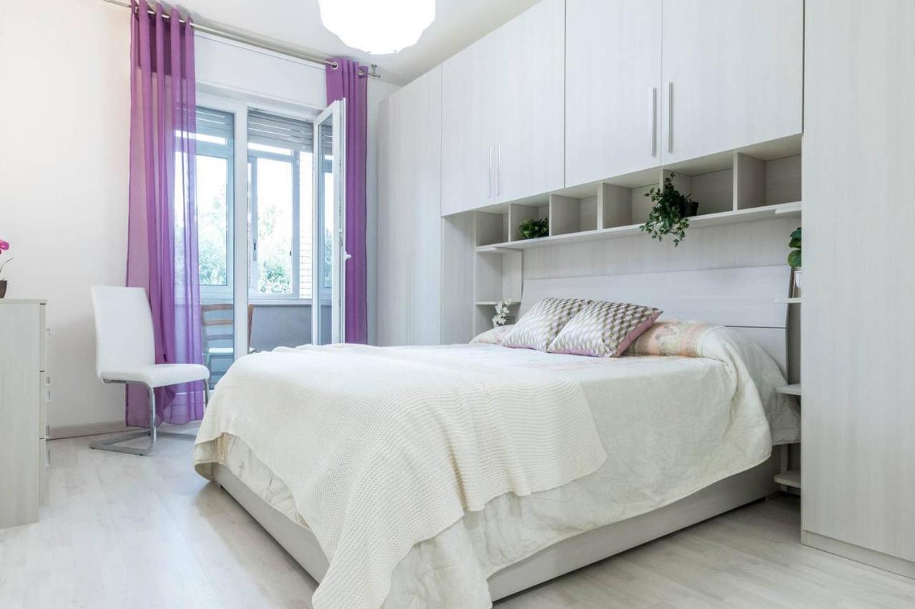 Altido Lovely Apt For 6 Located In Vibrant Gallaratese Milan Bagian luar foto